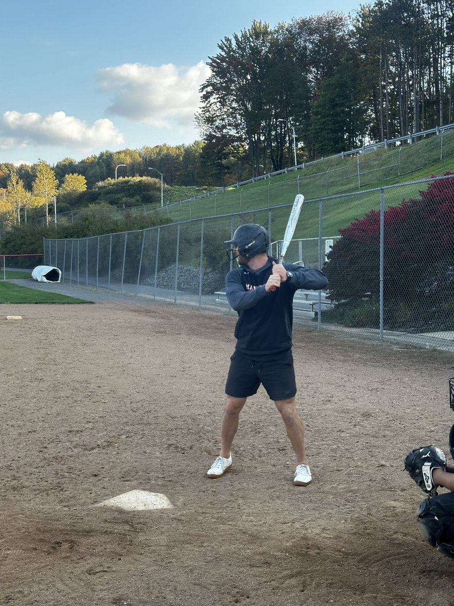 MUsoftball's tweet photo. Our strength coach taking some sweet swings on a beautiful fall day at the field! #LoveMU https://t.co/XwPMLoK1ur
