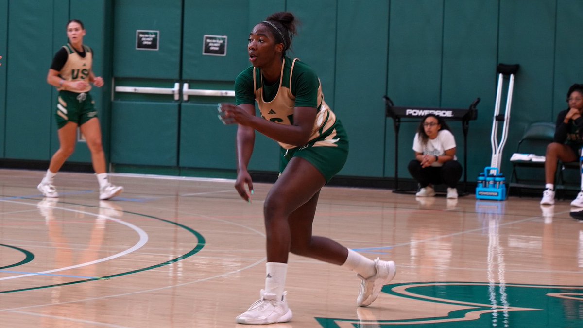 In the lab 👩‍🔬🧪🥽

#HornsUp🤘 | #RunWithUs