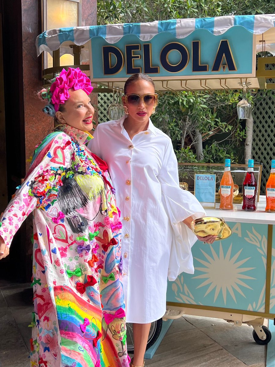 SiaDoing's tweet photo. @Sia And @Jlo looks beautiful https://t.co/XCtpggLv4X