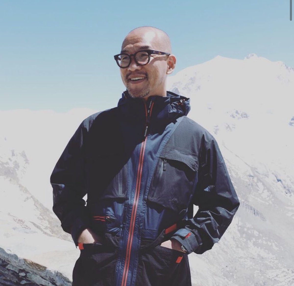 It was one year ago today. Kim Jung Gi, our beloved artist, passed away. 
He will be remembered forever and will continue to inspire numerous artists. 

Kim Jung Gi, we miss you.