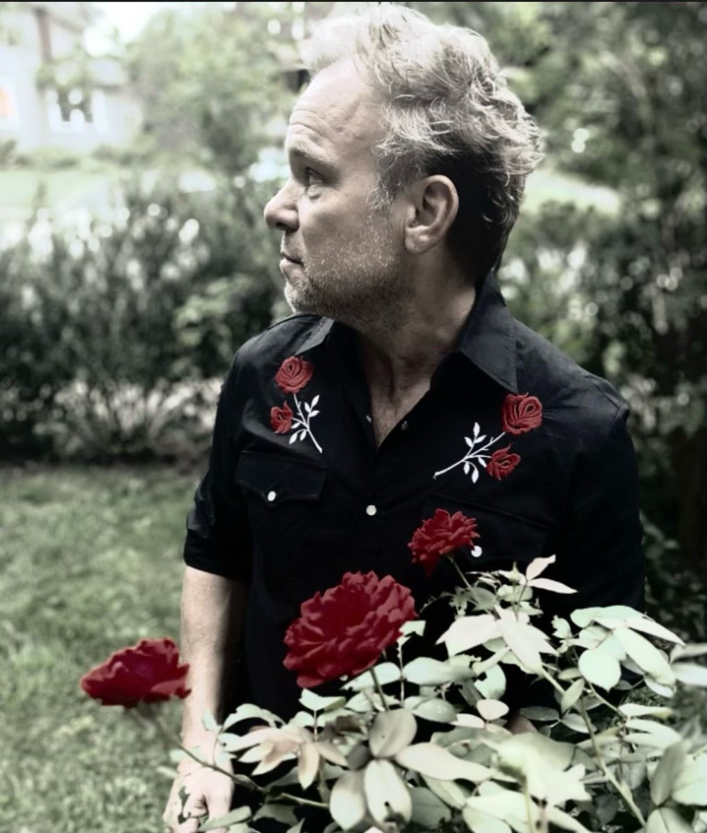 Two-time Tony Award winner and Webster alum Norbert Leo Butz releases new album and reflects on time at Webster

More below! 👇

websterjournal.com/2023/10/02/ton…

Contributed 📸from Norbert Leo Butz.