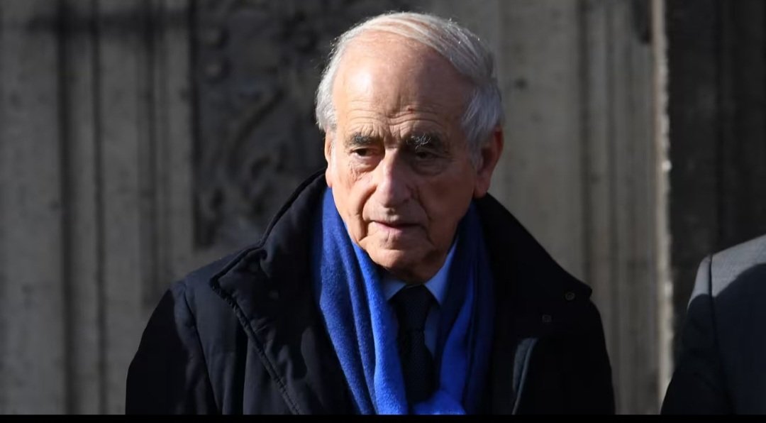 Un grand monsieur, un amoureux des livres, celui qui m'a donné ma chance à Europe1  et m'a offert mon 1er CDI! Repose en paix <a href="/JP_Elkabbach/">JP Elkabbach</a>