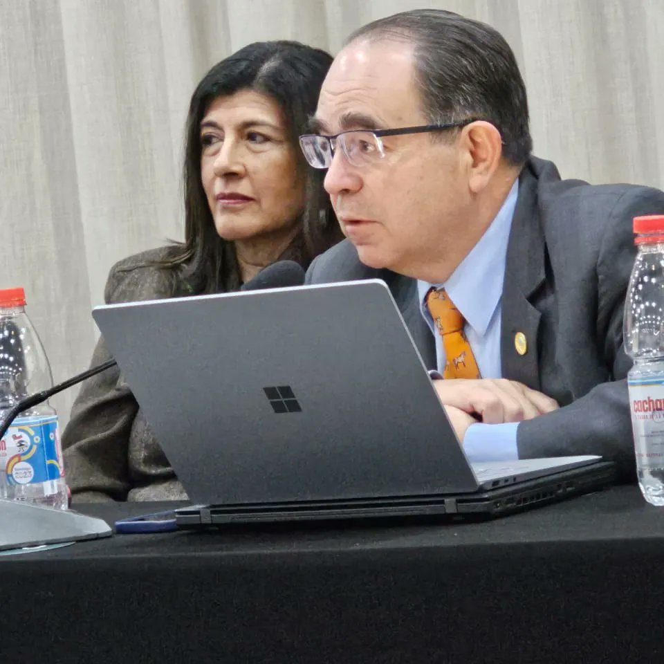 cmatutegonzalez's tweet photo. 📍Agradezco la oportunidad de participar en el 𝗫𝗫𝗜𝗜 𝗙𝗜𝗗𝗔 𝟮𝟬𝟮𝟯 presidido por el Dr. Jaime Rodriguez-Arana , en la Facultad de Derecho de la Universidad de Chile, conversando sobre "Derecho, seguridad humana y gestión pública".
#FIDA #ICHDA #Derecho #DerechoAdministr https://t.co/czmNWJJJ8m