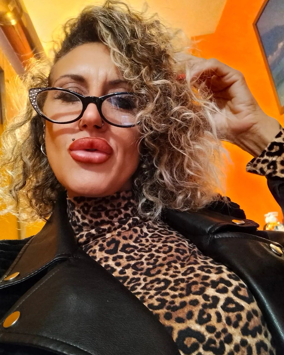 micciuciu_'s tweet image. Follow back everyone who can tribute me and post it down in comments 🖤

#nsfwtwt #milf #leather #cum #porn #slut #horny #sex #cumtribute #nsfw #jerkoff #wank #gooner #mature #dick #cock #bwc #tits #whore #boobs #nudes #pussy #nsfwtw #cumshot #jizz #smoking #hotwife #xxx