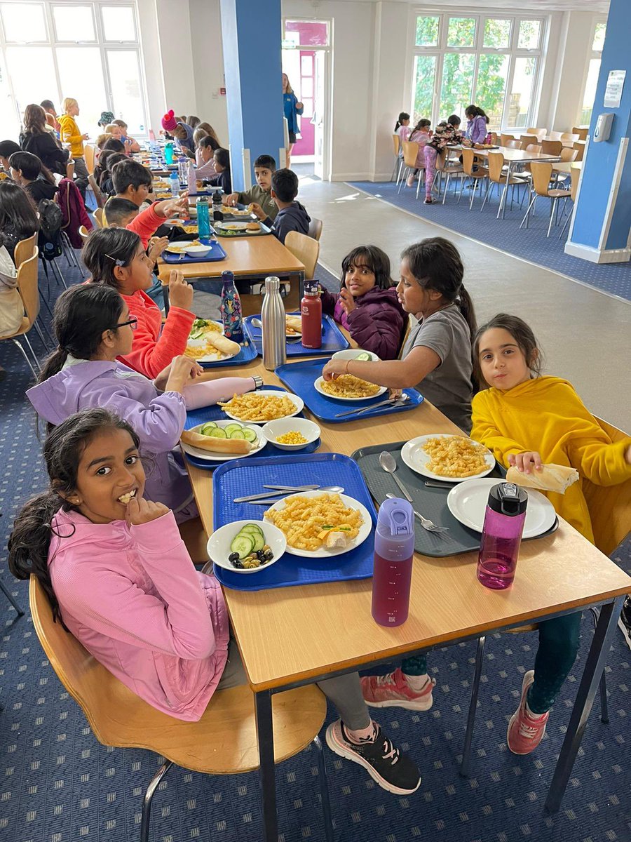 KAPSHHarrow's tweet photo. A hearty lunch was a must to refuel after a morning packed with action! 🍔🍟🥗 Veggie burgers, chips, salad, and all things delicious graced the menu today. Full tummies, ready for more adventures this afternoon! 😋🌟 #DeliciousLunch #AdventureAwaits #PGL https://t.co/iq6W4oS3ui