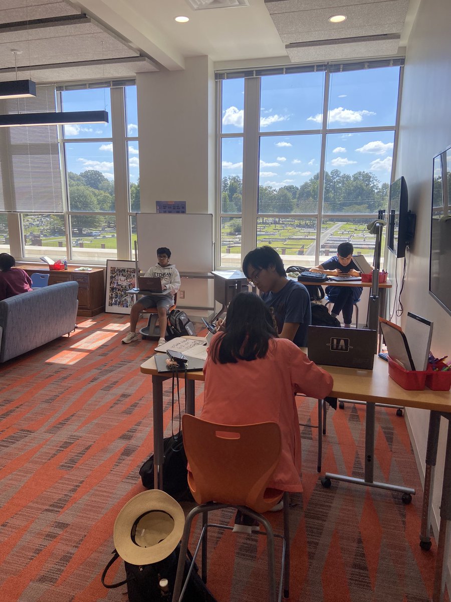 Laura Taylor tweet media