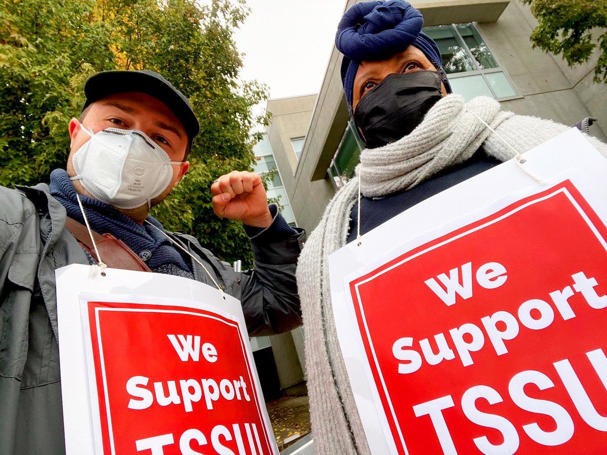 UniteHere40's tweet photo. UNITE HERE Local 40 supports @TSSU! TSSU stood with our #SFU food service members when they needed a better contract, and now we proudly stand with them. They are fighting for living wages, fair workloads, and a pension that will give them a real future. #solidarity #tssu #strike https://t.co/LNJJaImE1x