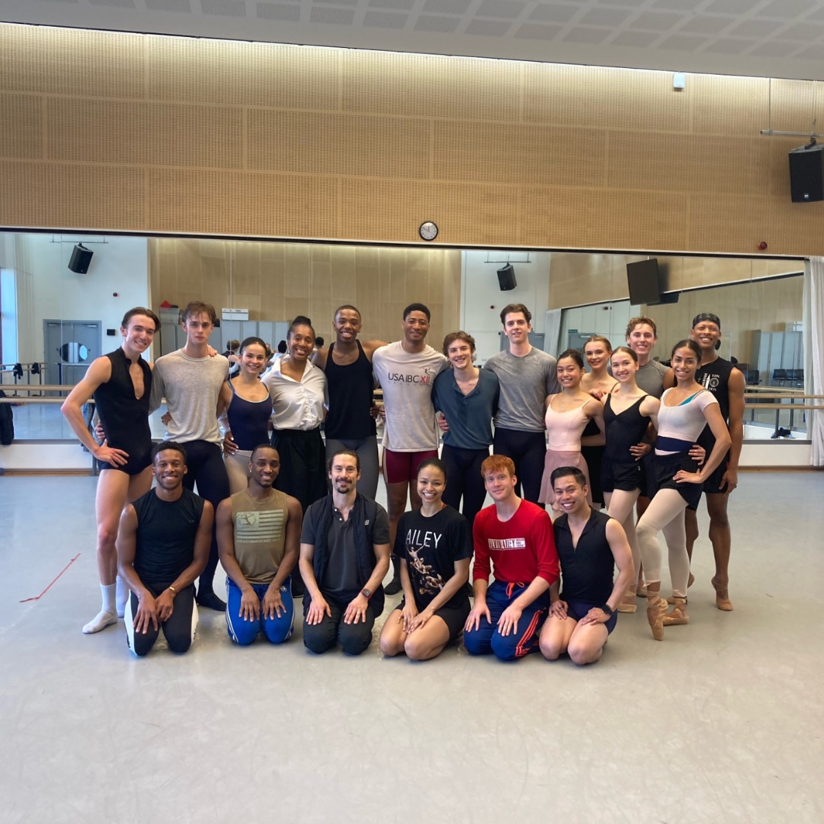 BRB's tweet photo. It was a pleasure to welcome the dancers of #AileyII to morning class in our studios today 🤩🎉!
 
Kit Holder led the class and we were delighted to be joined by Ailey II's Artistic Director, Francesca Harper.

Ailey II is performing @brumhippodrome: https://t.co/zbVl8OAuEK https://t.co/YnJy2FGdas
