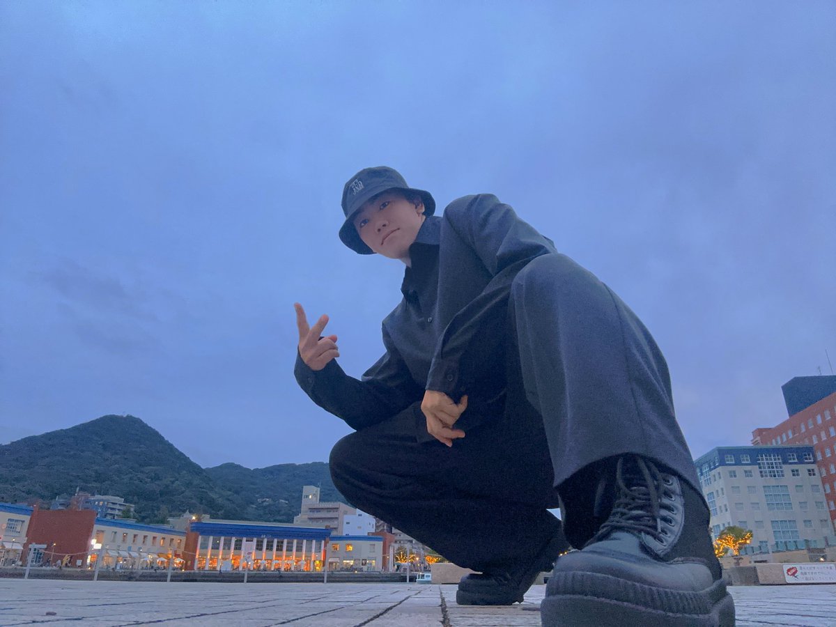 Tooomoookiii12's tweet photo. 久々の投稿
北九州にて内定式後、門司港に寄り道

 #門司港
 #門司港レトロ
 #黒コーデ
 #福岡
 #北九州 https://t.co/kYnTfjtYNF