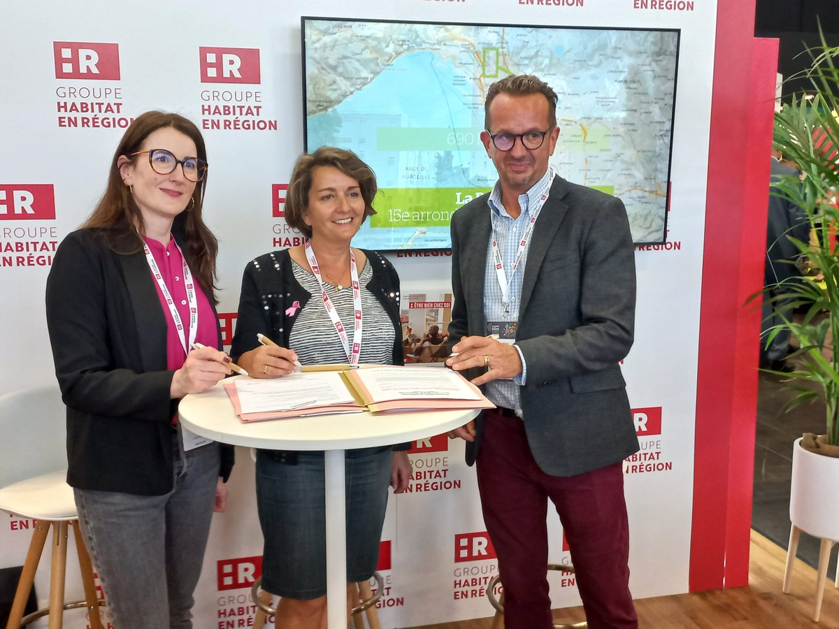 GeeksduBatiment's tweet photo. Signature de convention entre @ImpalaAvenir @Logirem et l'#ACPM pour lancer la formation Geeks du Bâtiment à @marseille au cœur du quartier de la Bricarde, grâce au soutien de @GroupeIdees. Débute en décembre !  #formation #insertion #emploi #bâtiment  Congrès HLM avec @UnionHlm https://t.co/QVu7a04BSE