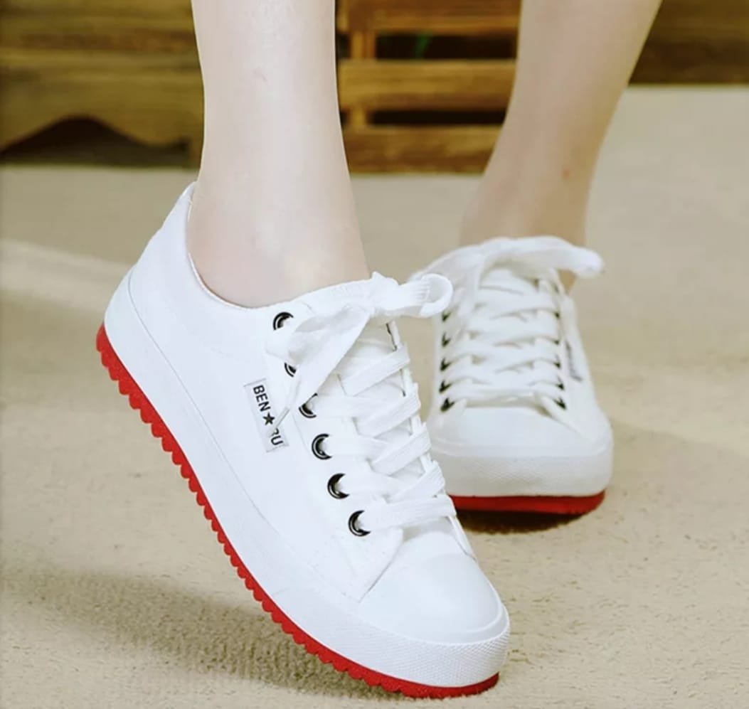 Fishwear2020's tweet photo. 📷item-Fashion Rubbers
📷size-36-40
📷price ksh.2200
📷free delivery within Nairobi CBD and at an extra affordable cost across the country and World
📷0790554246 inbox for more info
📷Till no.5673003
#NjeriRionge #TirriesTuesday #KanyeWest #amerix #iphones #Uhuru #OleSapit https://t.co/unyFnZai4E