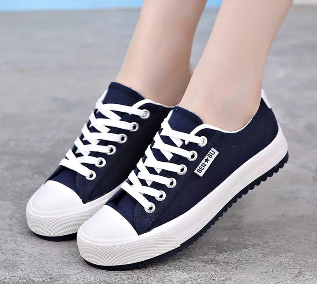 Fishwear2020's tweet photo. 📷item-Fashion Rubbers
📷size-36-40
📷price ksh.2200
📷free delivery within Nairobi CBD and at an extra affordable cost across the country and World
📷0790554246 inbox for more info
📷Till no.5673003
#NjeriRionge #TirriesTuesday #KanyeWest #amerix #iphones #Uhuru #OleSapit https://t.co/unyFnZai4E