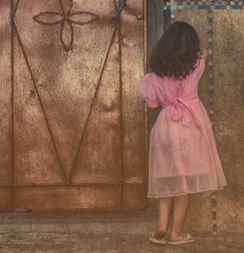 " في داخل كل منا طفل يلعب الغميضة .. وحيداً .. على أمل أن يعثر عليه أحد "