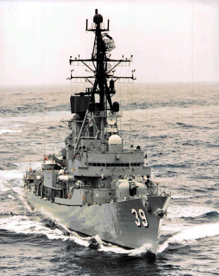 Destroyers

DDG #HMASHobart D39 (1965-2000)
Charles F. Adams Class

📷 after refit 1984-85

@Australian_Navy 🇦🇺