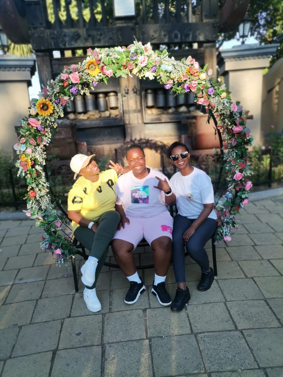 lovableone11's tweet photo. Happy blessed birthday our phinkiephunka😍 growing up so fast @GoldReefCitySA Cheerzzz to 16 more blessed years 🎂🎉🥳🥳🥳🥰❤️🥂 https://t.co/CLjEQpq51z