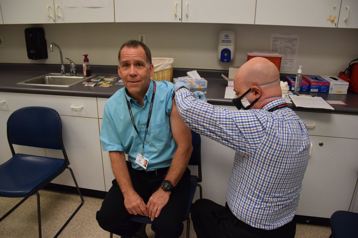 FCPH was pleased to welcome <a href="/HearcelCraig/">Senator Hearcel F. Craig</a> <a href="/SenBillDeMora/">Senator Bill DeMora</a> &amp; Dr. Rudge to receive the updated #COVID19 vaccine! We are proud to partner with Ohio's elected officials &amp; our Board of Health to keep our communities healthy! 
Visit Vax2Normal.org to schedule your vaccine appt!