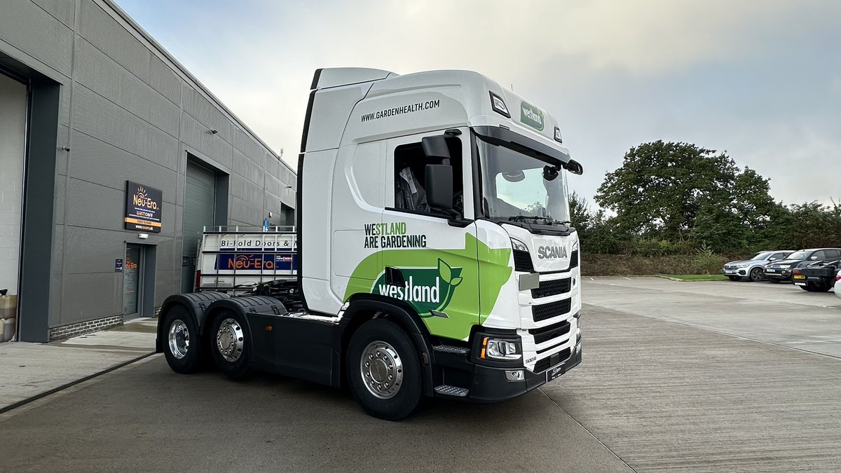 Part #wrap completed on this #brandnew #scania #R500 looking fresh 👌💯🇬🇧✅
