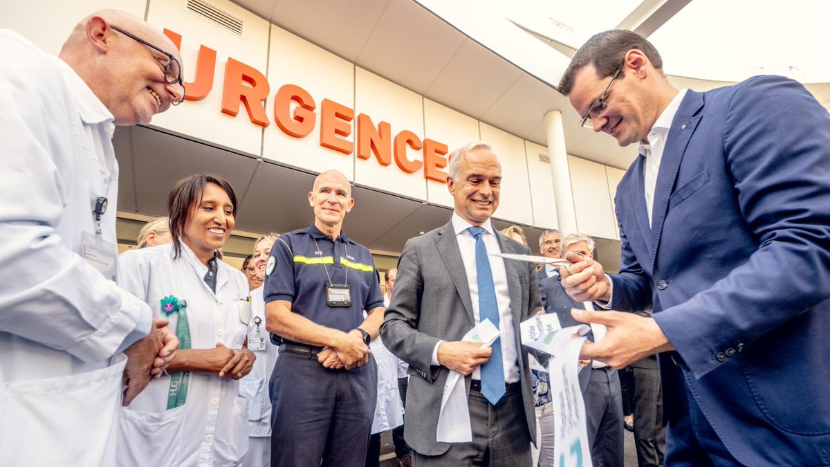 hug_ge's tweet photo. À l'issue de 4 ans de travaux, les HUG ont inauguré ce jour leurs nouvelles #urgences adultes. L'occasion de saluer l'engagement au quotidien de toutes les équipes, et de les remercier @pierremaudet #soins #santé #hôpital https://t.co/47K3tHHt3R https://t.co/aTmLV9aFwl