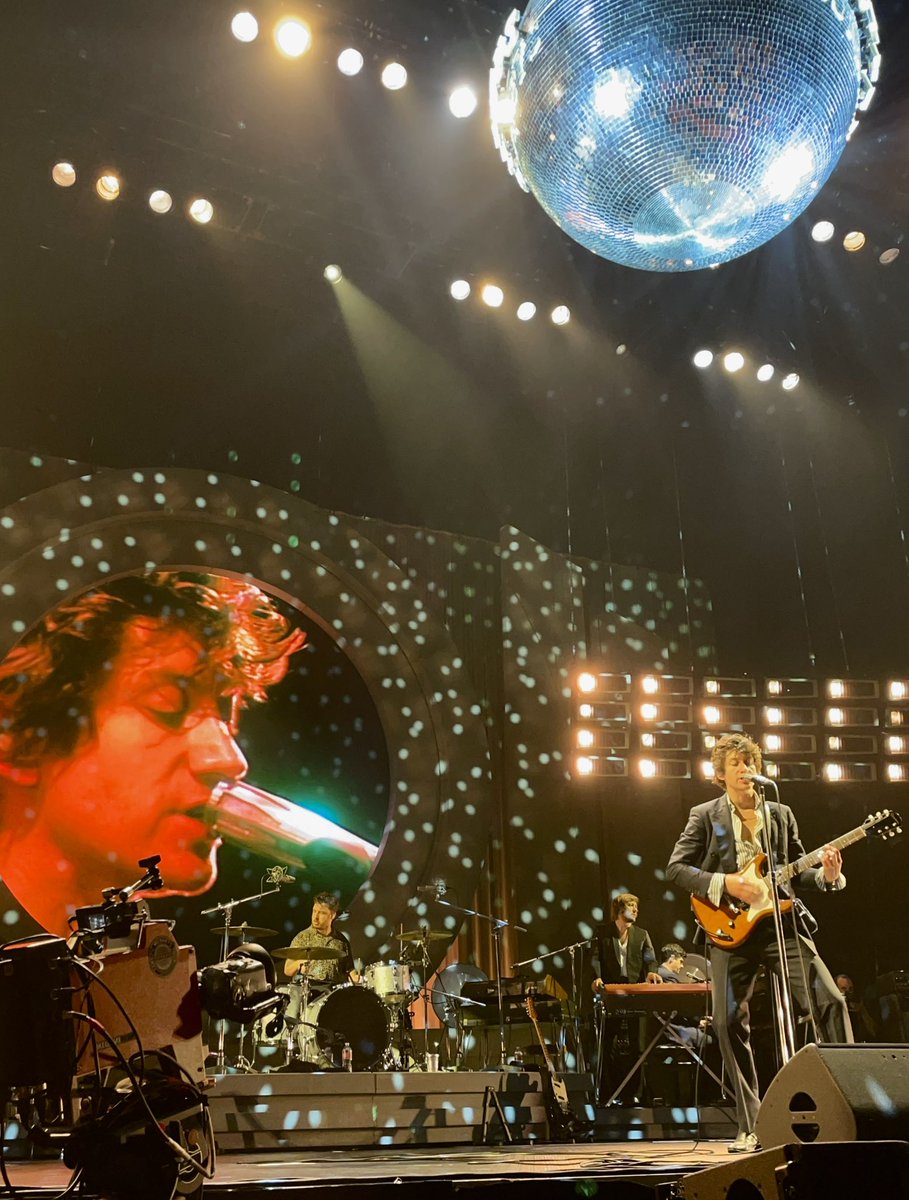 iluuvashy's tweet photo. In the absolute worst post concert depression. thank u to everyone who came to our wedding 🌹 @ArcticMonkeys https://t.co/icw6rK5yXc