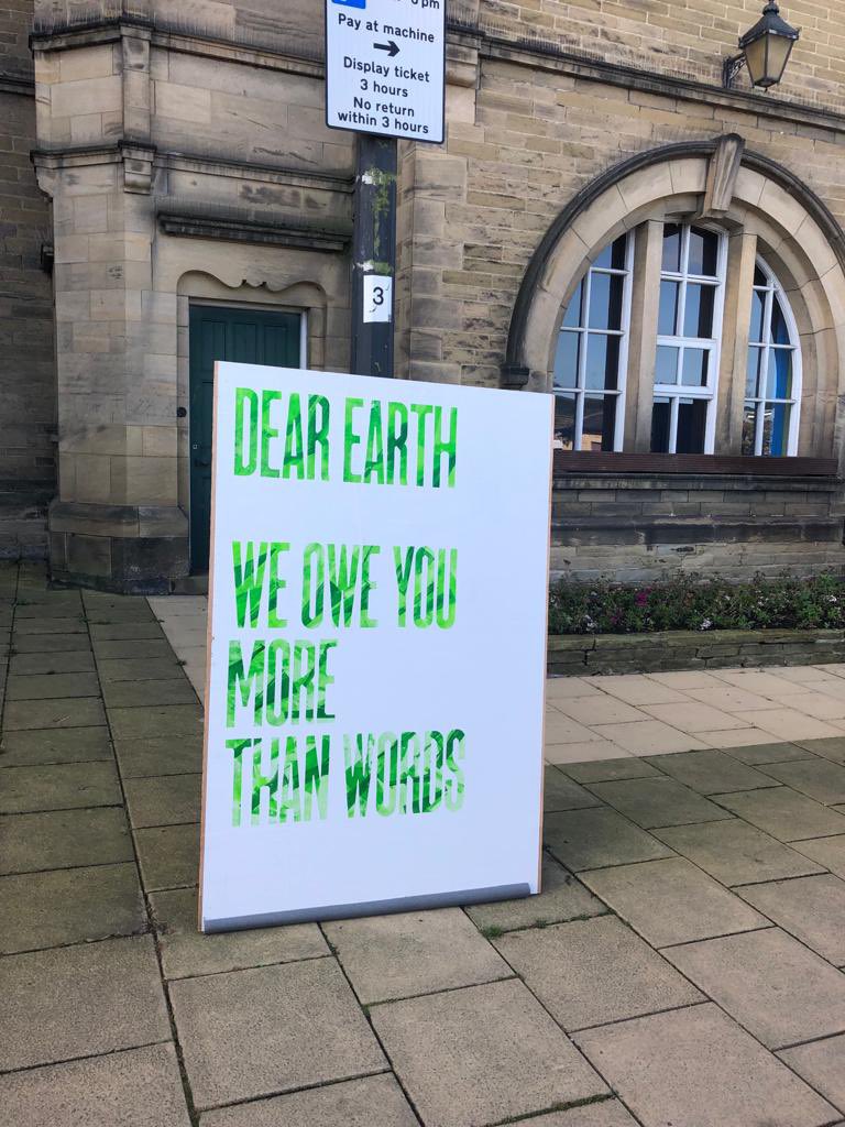 So lovely to live in #Ilkley where people support these sentiments 
@IlkleyBID @IlkleyChat @IlkleyGazette @ClimateIlkley 
Do visit the Dear Earth… exhibition @ManorHouseIlk every weekend in October 11-4