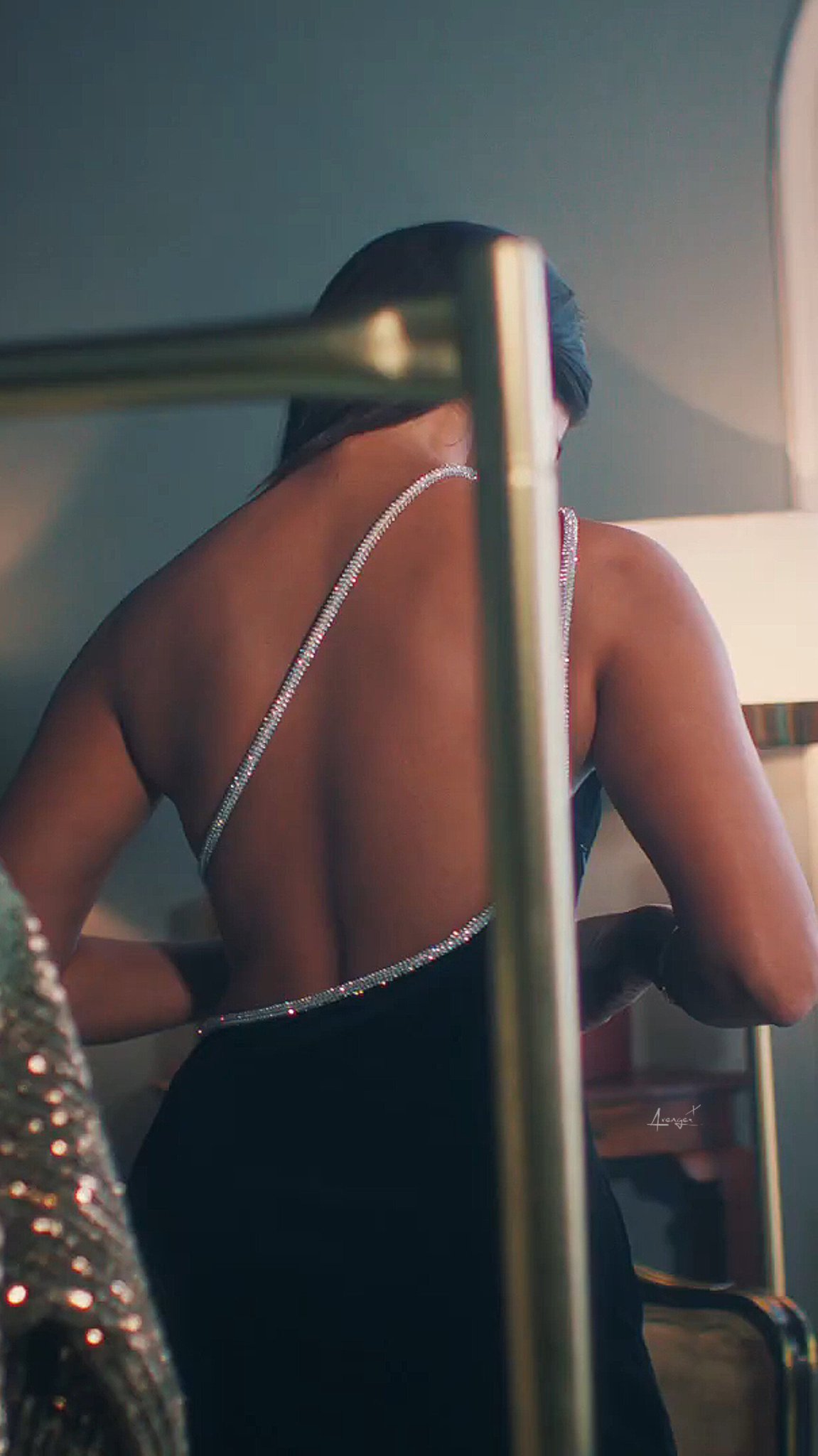 F7iHwUcagAAvId-?format=jpg&name=large