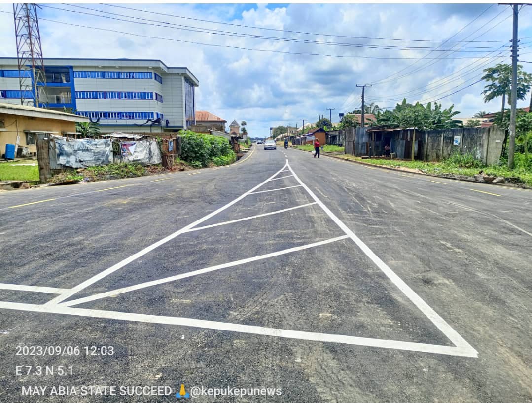 kepukepunews's tweet photo. The more you let go. The higher you rise.
Day and night shots from Shalom road. Who talk say better things no good? #apologiesnotaccepted #Newabia https://t.co/L30xNIDZ0K