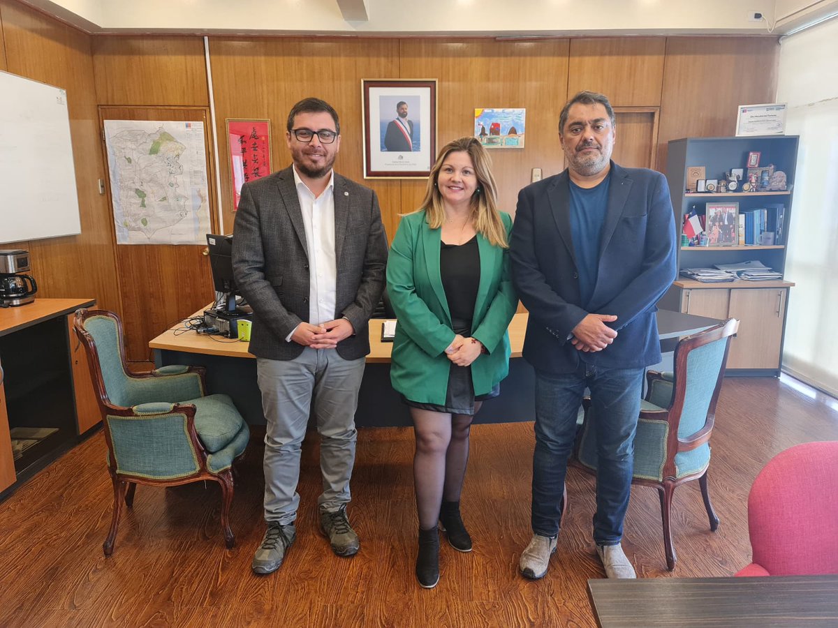 📍Región de Tarapacá:

➡️Director nacional (s) del Sename, Rachid Alay, junto a directora regional (s) de <a href="/SenameTarapaca/">Sename Tarapacá</a>, Andrea Briceño, se reunieron con el <a href="/DPRTarapaca/">Delegación Presidencial Regional de Tarapacá</a>, Daniel Quinteros, para conversar sobre el servicio en el marco de la visita del director a la región.