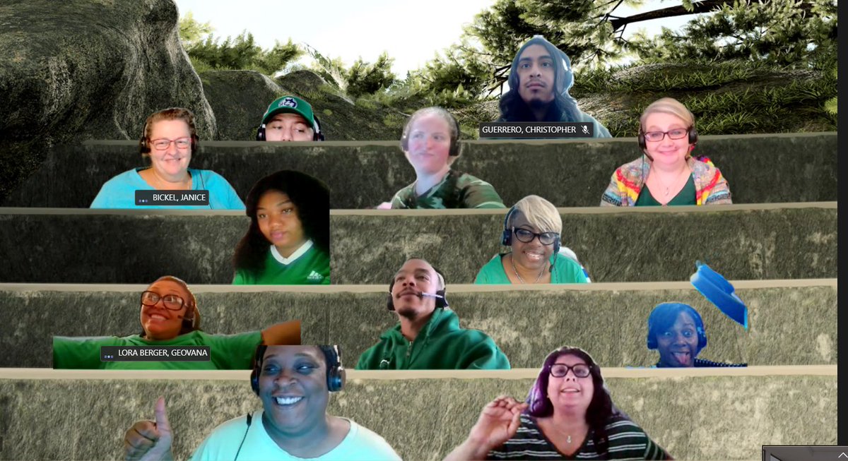NorthCentralVCC's tweet photo. @TraceyWhitley19 - ‘Tracey’s Treasures’ also driving engagement and rocking green for #ServeCustomerFirst week - Love it! @GarciaBeProud #GrowthWithRespect https://t.co/0Zx56adxb0