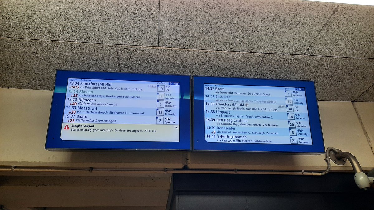 AMVROEGOP's tweet photo. He #prorail en @NS_online . Stop eens met deze onzin bij station #Utrecht en ga na 2,5 uur weer eens reizigers vervoeren in plaats van elk half uur treinen cancellen. 
#leren=moeilijk 
#wanprestatie 
@nrc https://t.co/rMz4X12aPc
