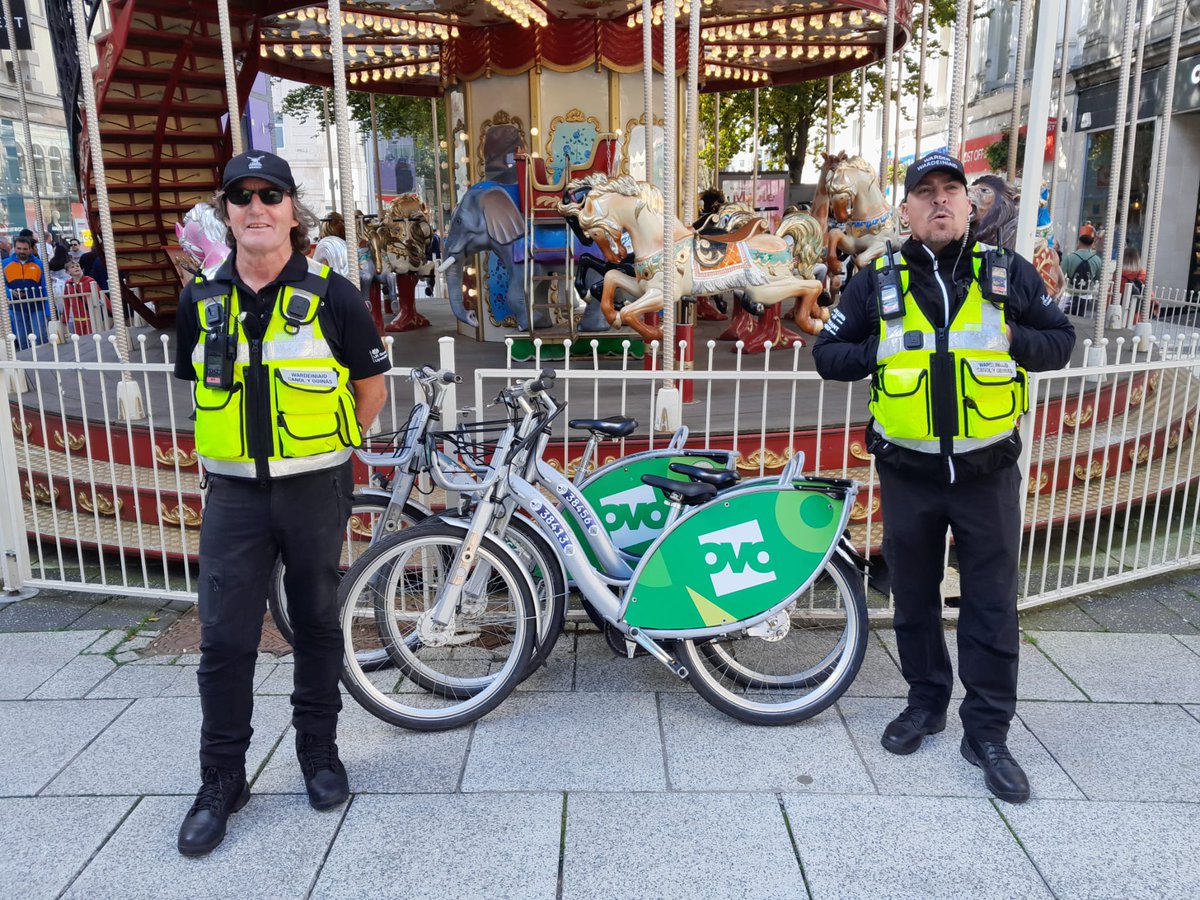 cardiffcouncil's tweet photo. Our City Centre Warden's teamed up with @SWPCardiff to enforce the no-cycling rule along Queen Street.

Since July, #OpCastor has seen:

✅625 cyclists stopped
✅120 stolen OvoBikes seized
✅41 fixed penalty notices issued
✅15 Sec 59's issued to electric scooter riders https://t.co/d4bXVCCoNg