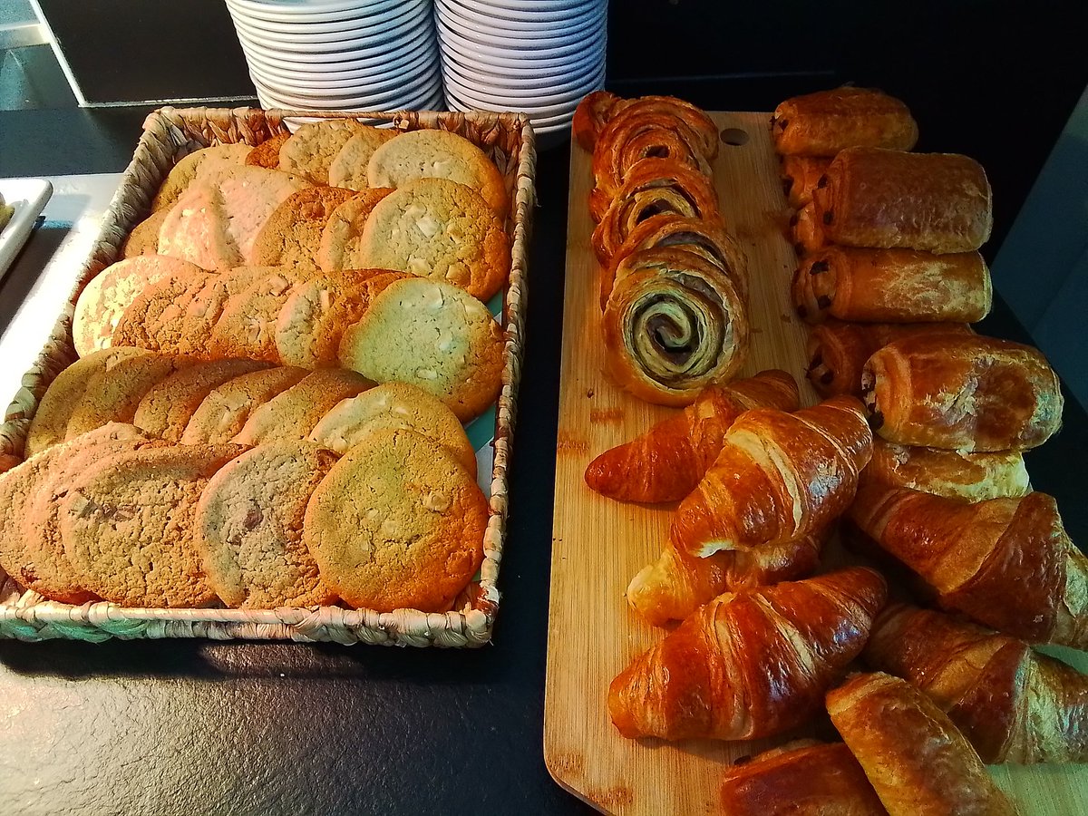 A few pictures of the amazing food on offer in our school today! Such a great range of options and always plenty of healthy choices. Our canteen staff work so hard and are rightly so proud of what they create for the students each day. Thank you so much!