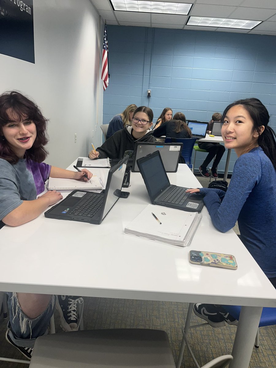 Spanish 1 had fun working in a different environment today! #WeAreHowell #theRegional:)