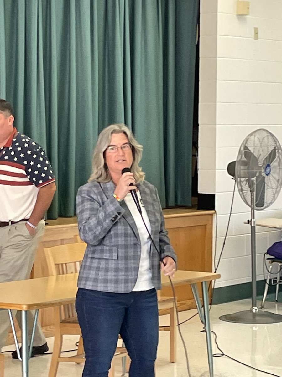 Julie Fisher tweet media