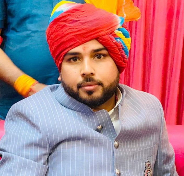 dandotiya_dilip's tweet photo. भैया Prabal Pratap Singh Tomar  जी (रघु भैया) को जन्मदिवस की हार्दिक शुभकामनाएं बधाई।❤️🎂💐
ईश्वर की कृपा आप पर सदैव बनी रहे 
@AapkaPrabal 
@DevendraPSTomar 
@nstomar https://t.co/2MjHg1aXLS