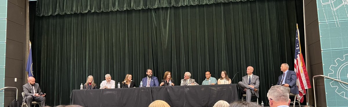 In @DavisSchools with great representation from @UTBoardofEd & @ISTEofficial, @uennews, and State Legislators to talk about the critical role technology investment has for our students. Digital Teaching & Learning (DTL) needs to continue to be a priority for UT! #utedchat #utleg