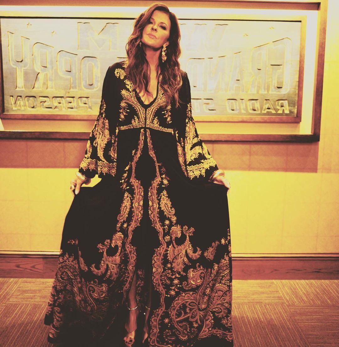 .<a href="/EtroOfficial/">ETRO</a>