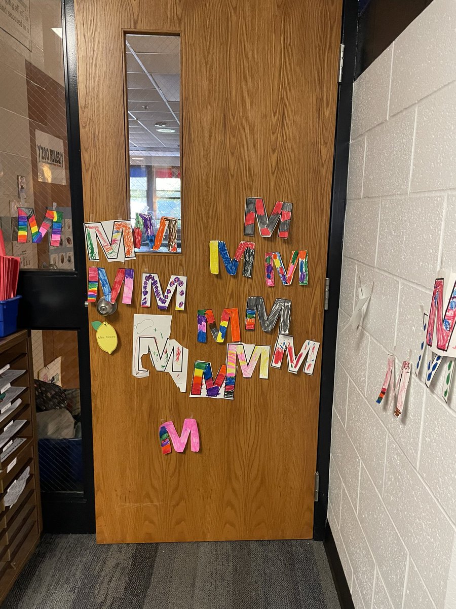 wzmoore's tweet photo. We’ve been struck by an ‘M’ monster! I wonder who could have come by our door?! 💙
Thanks @msgracefrazer https://t.co/ushFg2foEL