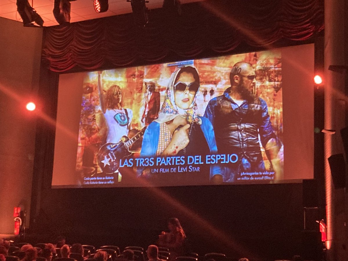 En el pre estreno de #LasTr3sPartesDelEspejo de <a href="/LeviStar/">Leví Star</a>