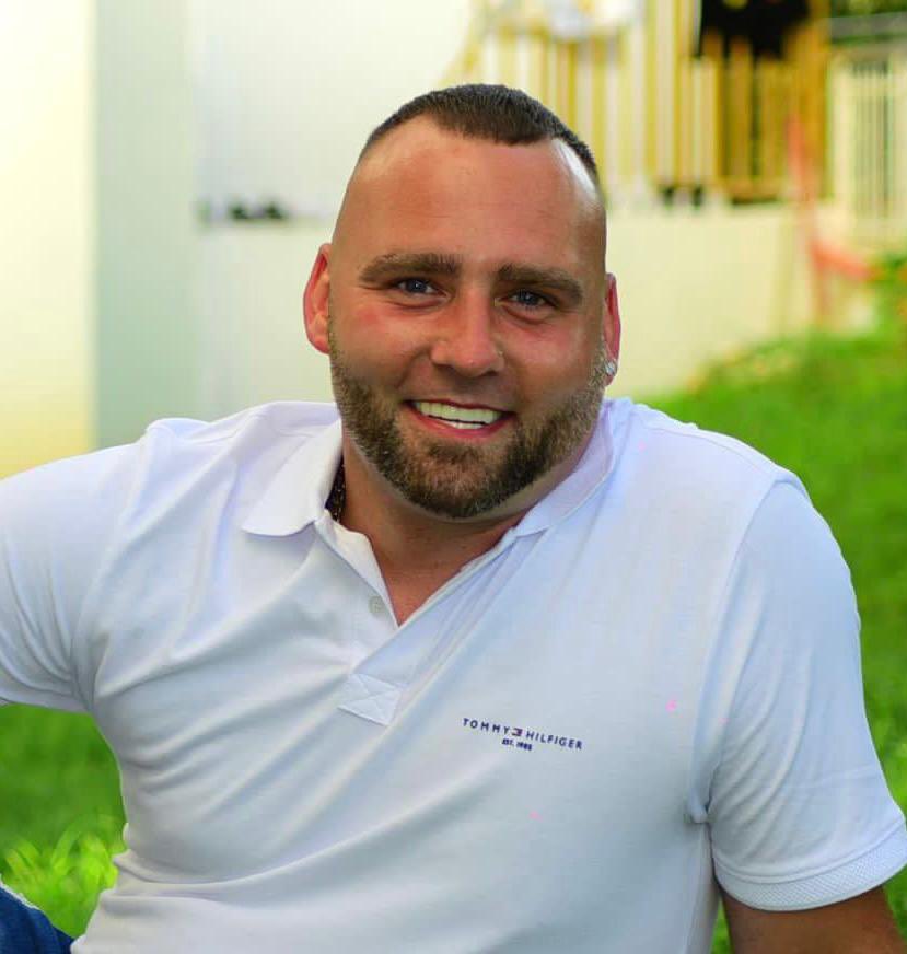 kellyjacksonmf's tweet photo. Lee Jackson,
Trustee
I’m Kelly’s brother, I’m 30 years old,a funeral director and run a disco business, my hobbies include music and eating. I enjoy being part of the Kelly Jackson memorial fund to carry on my sister legacy of fundraising and supporting others less fortunate. https://t.co/5dIgs3E0nP