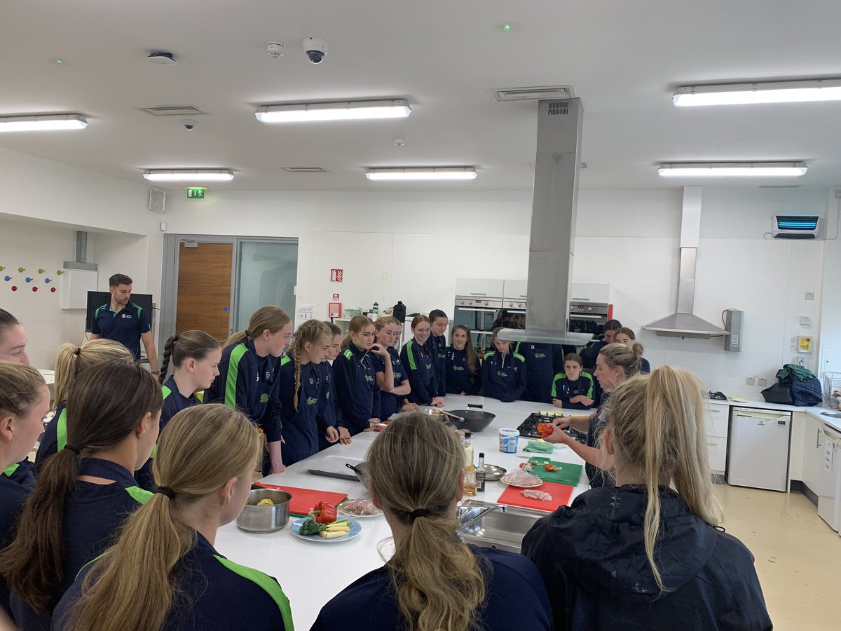 Great first day of 2 with @sportireland where our girls were educated on high performance cooking and the importance of their nutrition as athletes ⚽️ @IrelandFootball @Fingalcoco