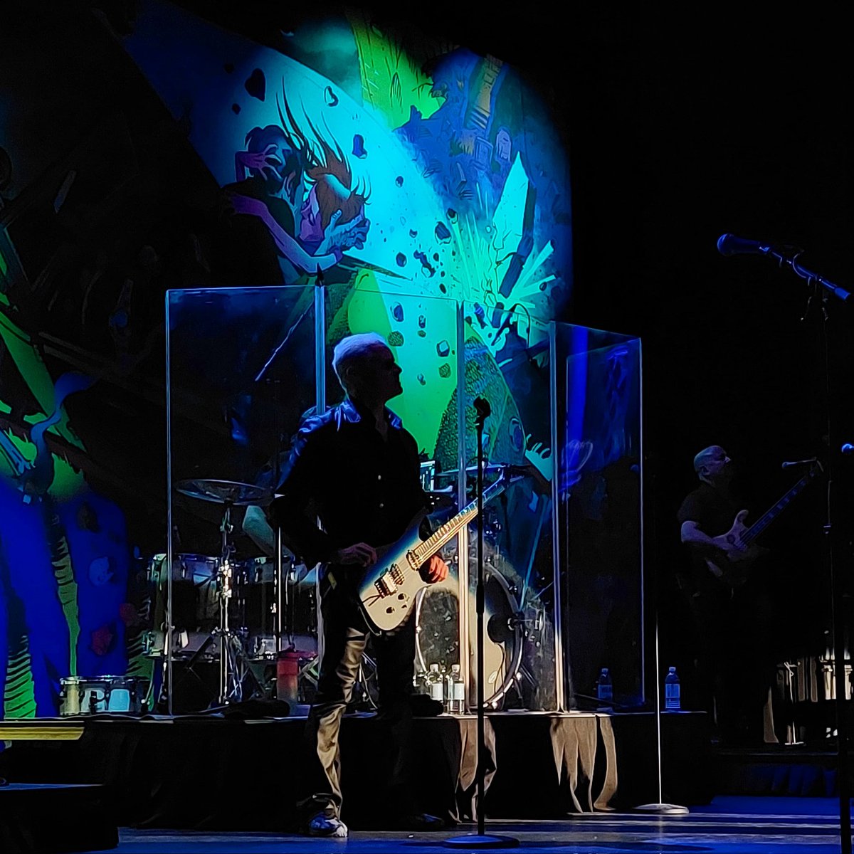 A moment to appreciate the man who makes it all possible,  Mr Paul Crook 🤟  #meatloaf #jimsteinman #celebratingmeatloaf #batoutofhell #producer #guitarist #tuesdayvibe