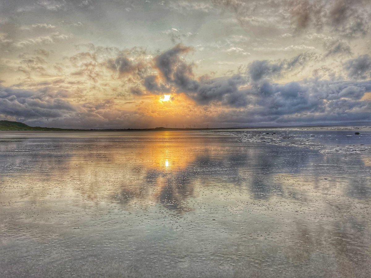 Beautiful Sun set in Enniscrone beach this evening 🌅