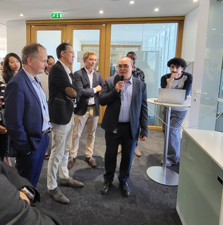 Céline Bergez (@celinebergez) on Twitter photo Bienvenue aux équipes de Sofrecom sur leur nouveau site de Gardens😊
Filiale du groupe Orange, Sofrecom est un cabinet de conseil et d'ingénierie spécialisé dans le développement et la transformation numérique des acteurs télécoms <a href="/GuillaumeBoudin/">Guillaume Boudin</a> <a href="/bruno_zerbib/">Bruno Zerbib</a> <a href="/MateuVeronique/">Véronique Mateu</a> Bienvenue aux équipes de Sofrecom sur leur nouveau site de Gardens😊
Filiale du groupe Orange, Sofrecom est un cabinet de conseil et d'ingénierie spécialisé dans le développement et la transformation numérique des acteurs télécoms <a href="/GuillaumeBoudin/">Guillaume Boudin</a> <a href="/bruno_zerbib/">Bruno Zerbib</a> <a href="/MateuVeronique/">Véronique Mateu</a>