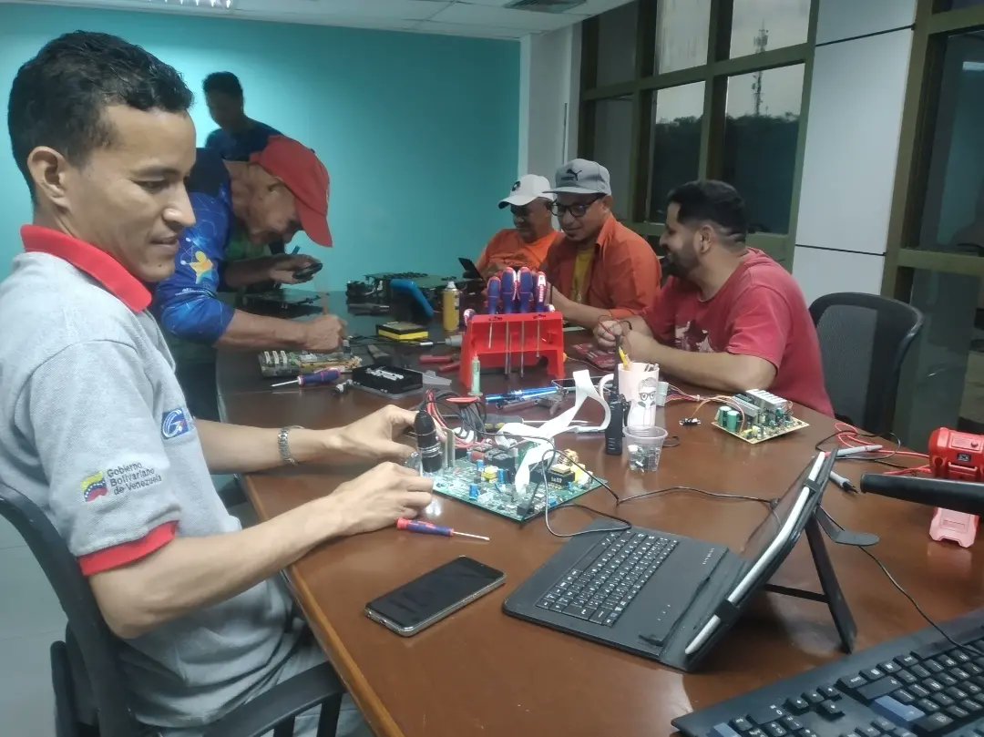 #3Oct | Continúa formación de los brigadistas del Plan Cayapa Heroica en Anzoátegui 🔧

Lee la información ➡️ tinyurl.com/ryx5u4nk

#QueNotaRegresarAClases 
#CienciaParaLaVida
