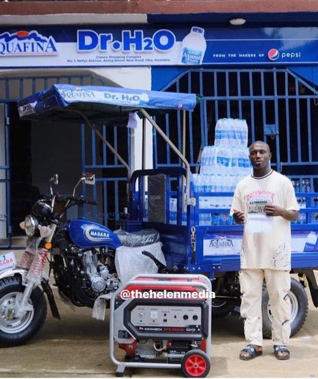 Who remembers the Aquafina guy in the quoted video👇🏾 look at him now🤭😍😍😍🔥
He now has a shop set up for him with lots of Aquafina water and drinks🔥🔥👏🏽