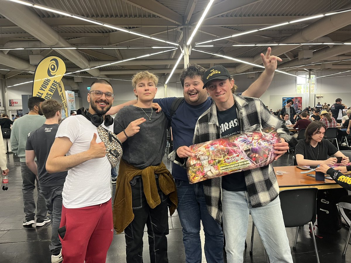 AanenLevi's tweet photo. Whent to Dortmund as a new player playing for 1 month whent 4-3-2 at ycs putting the yugioh grind. Played marinces at Dortmund also bought my high tier deck there to grind for the year. Here are some amazing pictures of the guys I met. was nice to meet online buddys. #yugiohtcg https://t.co/wBkPVjnLBC