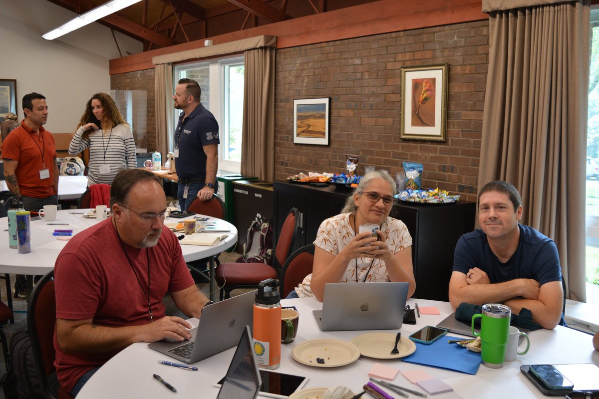 Smithsonian MarineGEO tweet media