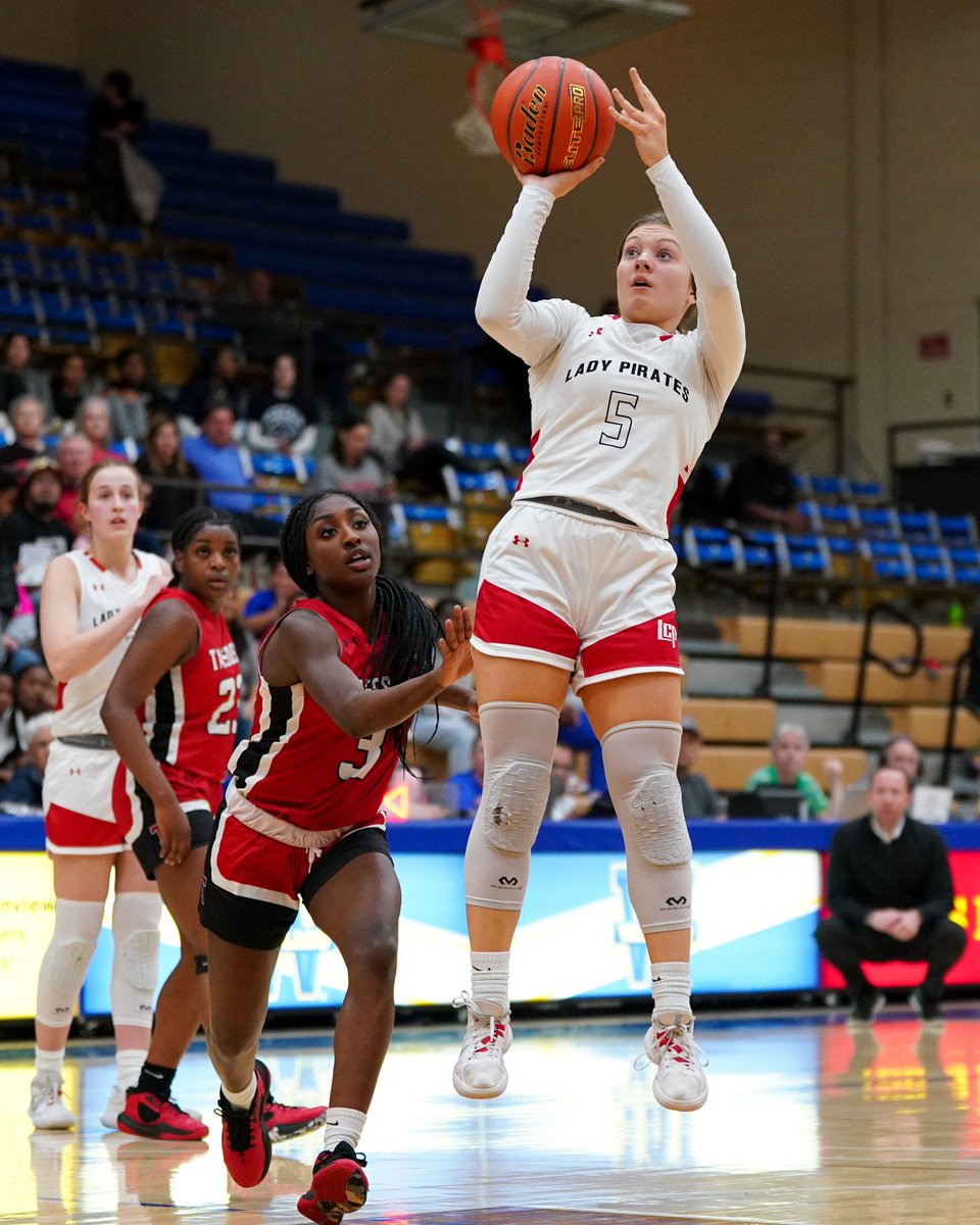 Aaron Baxter tweet media