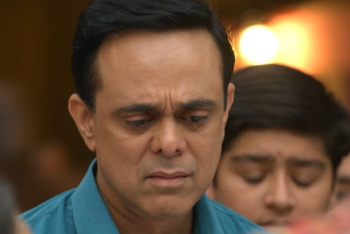 introvert188's tweet photo. I legit cried. Vandu shaved her hair to overcome her fear of losing her hair day by day 😢 the way the wagle parivar supported her with happy face 😭 n without saying any word the way sumit aced the scene 🙌
#WagleKiDuniya #SumitRaghvan #ParivaPraniti https://t.co/MgpsOmYRXl