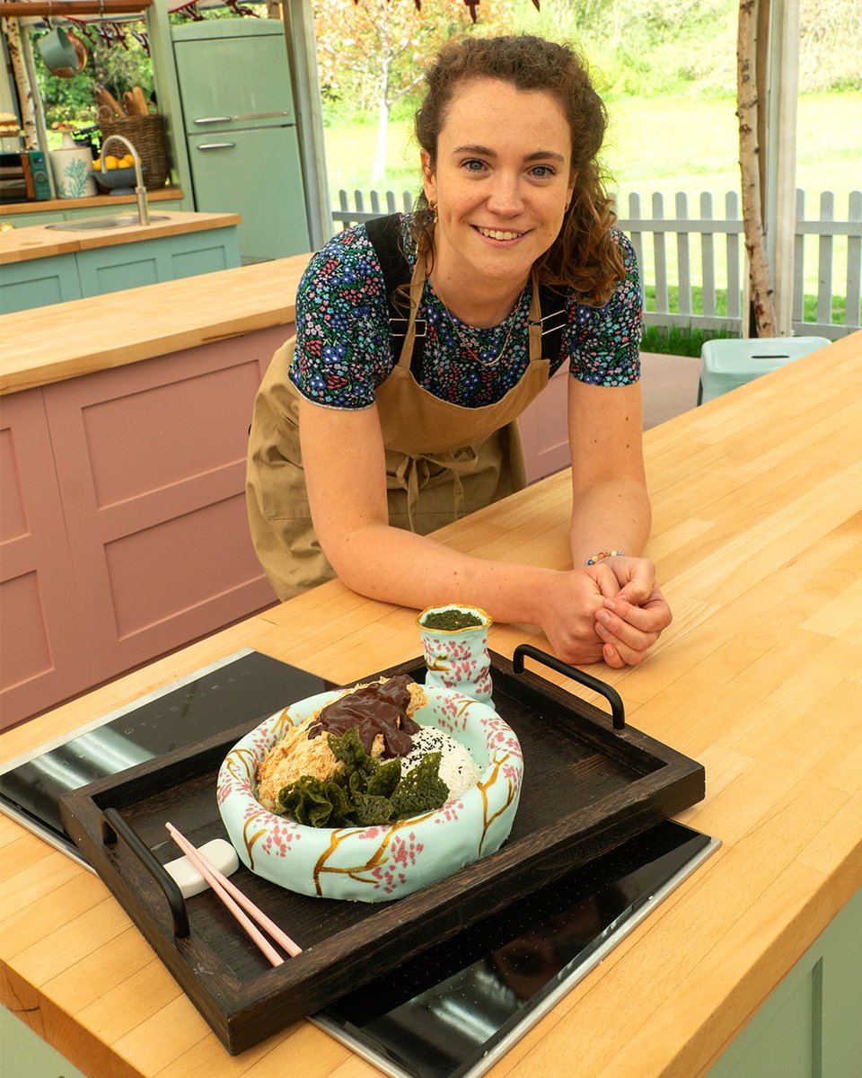 BritishBakeOff's tweet photo. Tasha's 'Japanese Katsu &amp; Matcha' Illusion Biscuits Showstopper. #GBBO https://t.co/PWYrdcjWlo